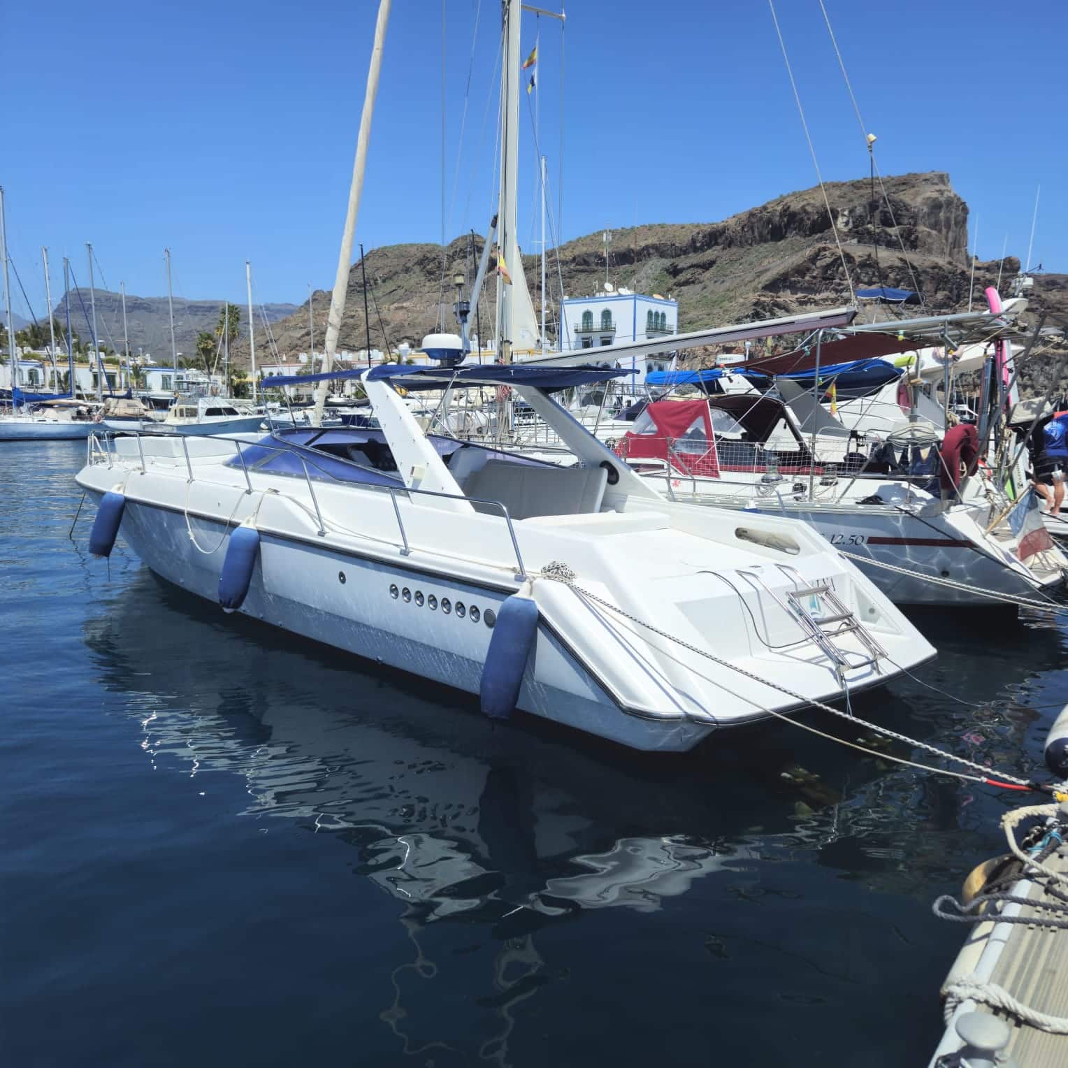 Sunseeker LYA luxury yacht